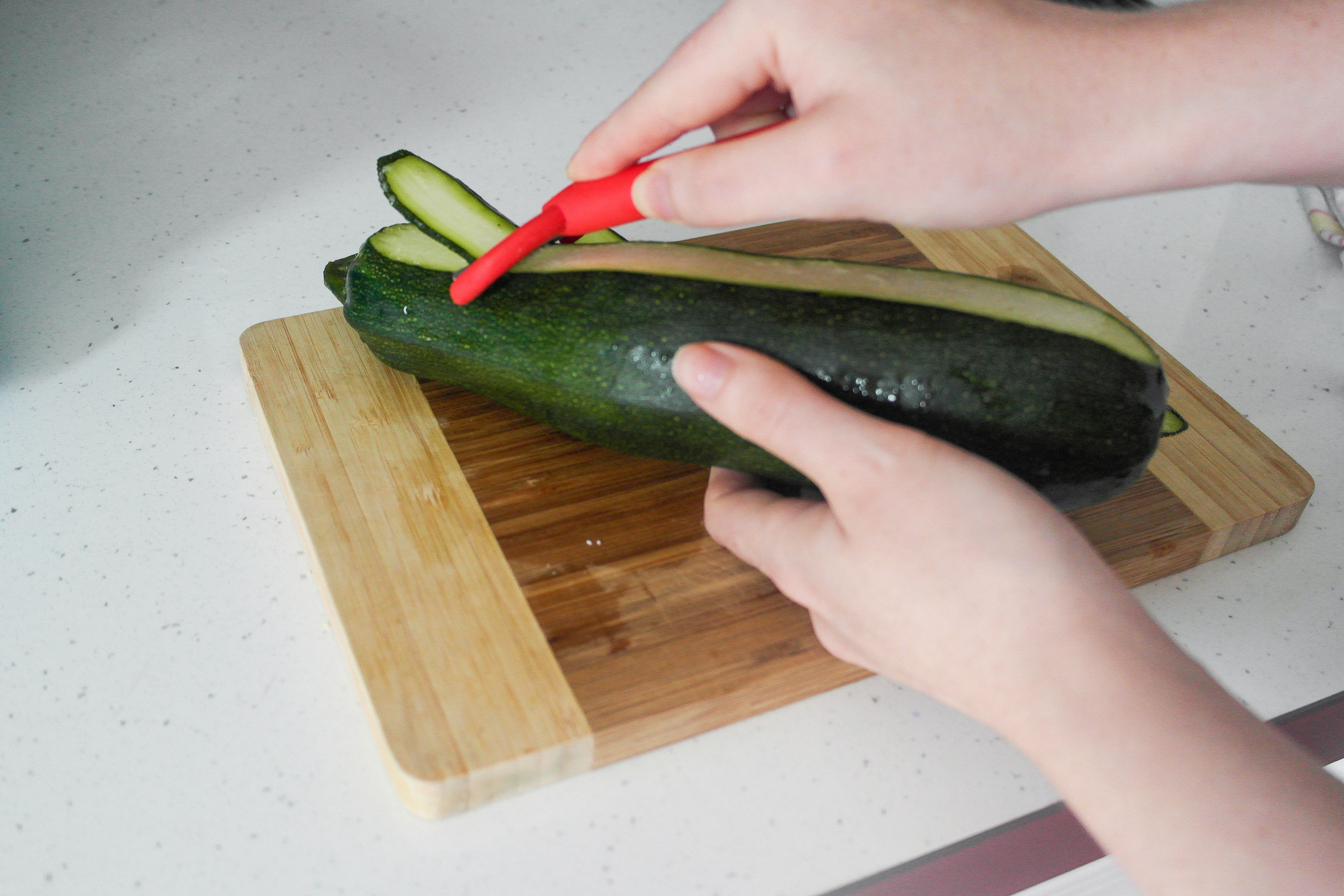 Réaliser les lamelles de courgettes